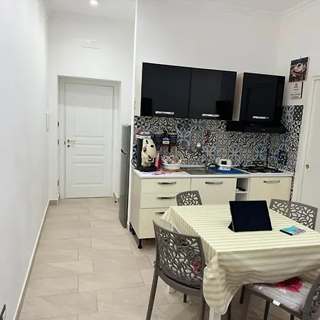 Casa Vacanza Rosmery * 나폴리